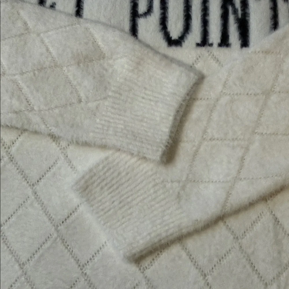 Left Point White Crewneck Sweater Runs Small ( Fits Medium ) - Picture 7 of 11